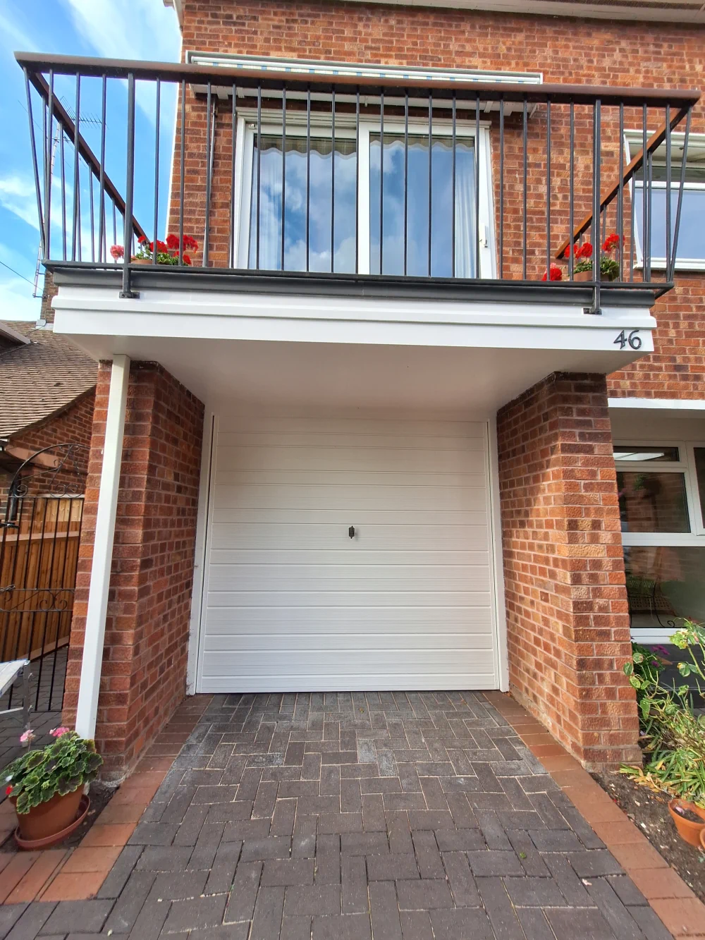 garage door spray painting in South West London and Surrey