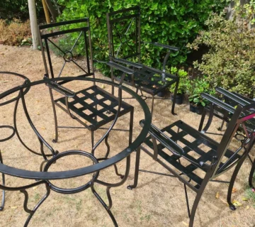Can outdoor furniture be spray painted