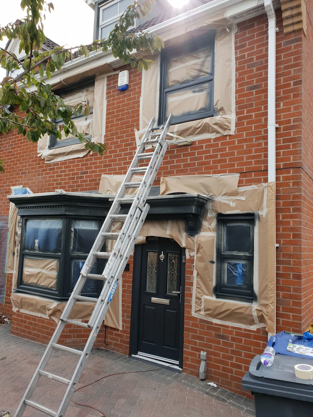 Contact Mi Decor for Professional UPVC Window Spraying in Leatherhead Contact Mi Decor for Professional UPVC Window Spraying in Leatherhead