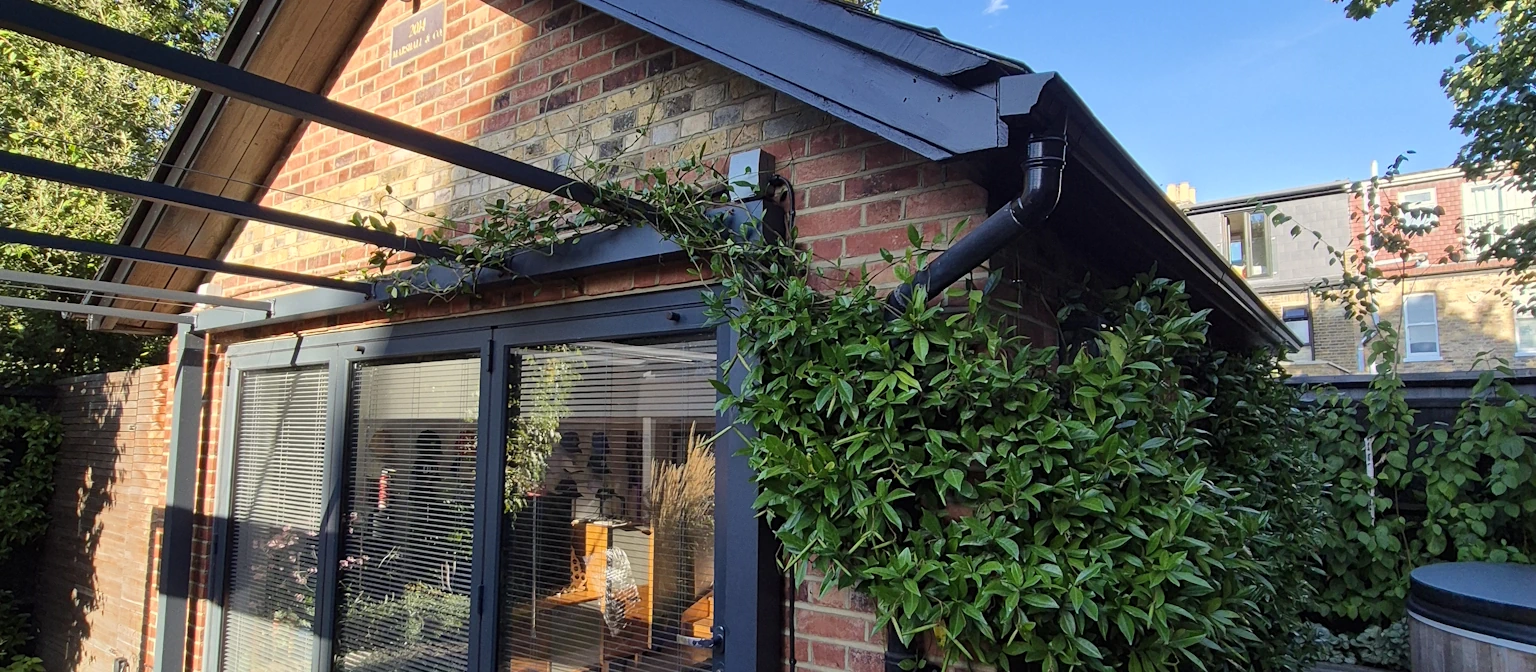 Painter and Decorator Leatherhead