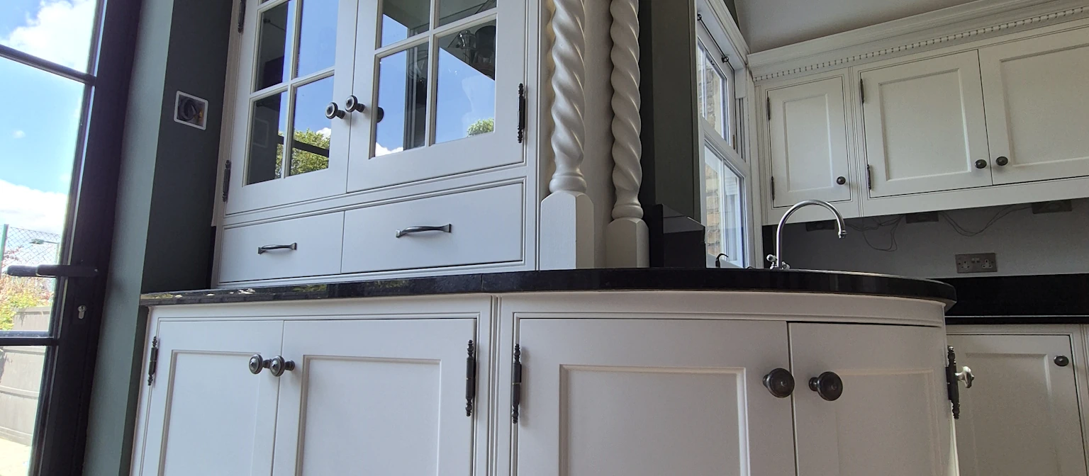 Painter and Decorator Raynes Park